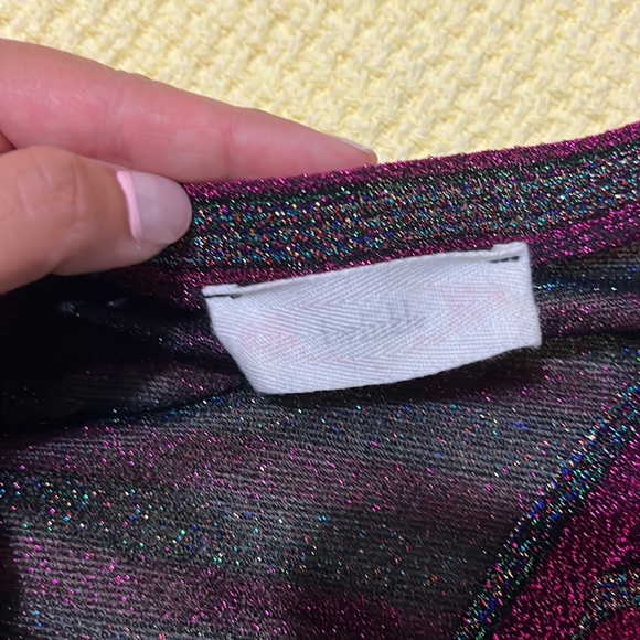 Metallic/ glitter Top ✨ - Picture 9 of 11